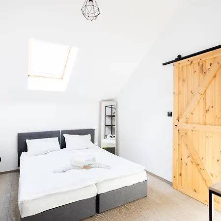 Отель Folwark Matecznik - Spichlerz Sedzinko