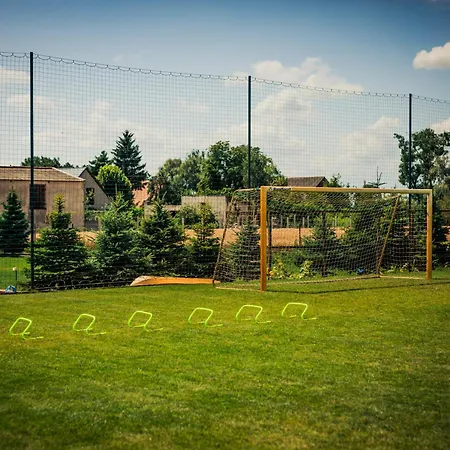 Отель Folwark Matecznik - Spichlerz *